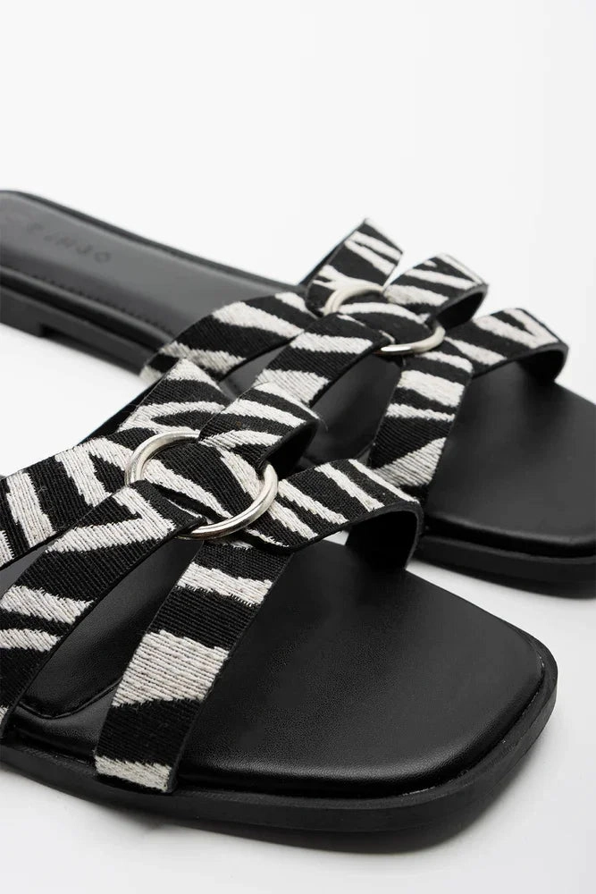 Size Sandals Circle Trim Sandal Black & White