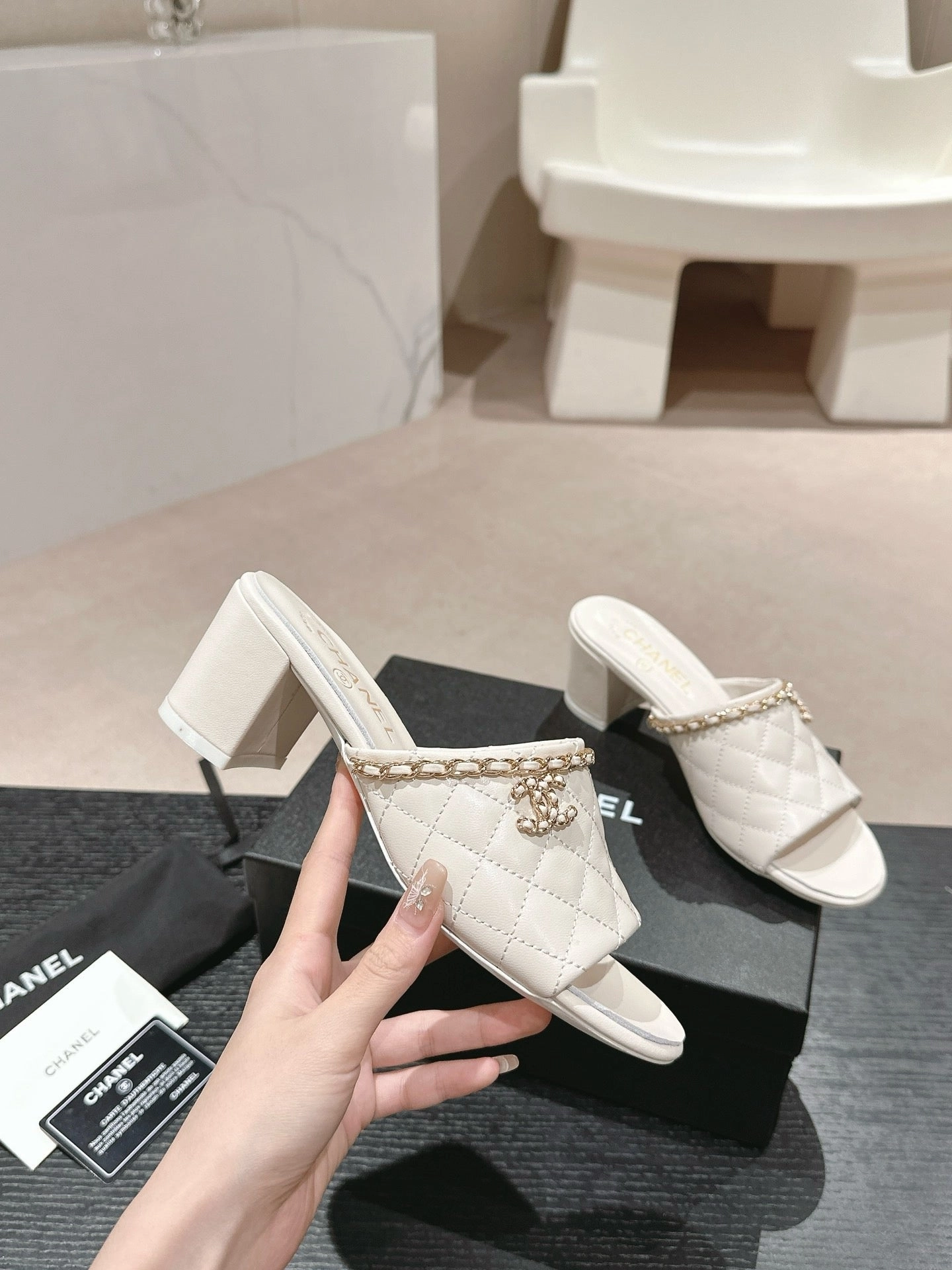 Sandals Factory Outlet SE1372 CC Slide Sandals / Size4-11