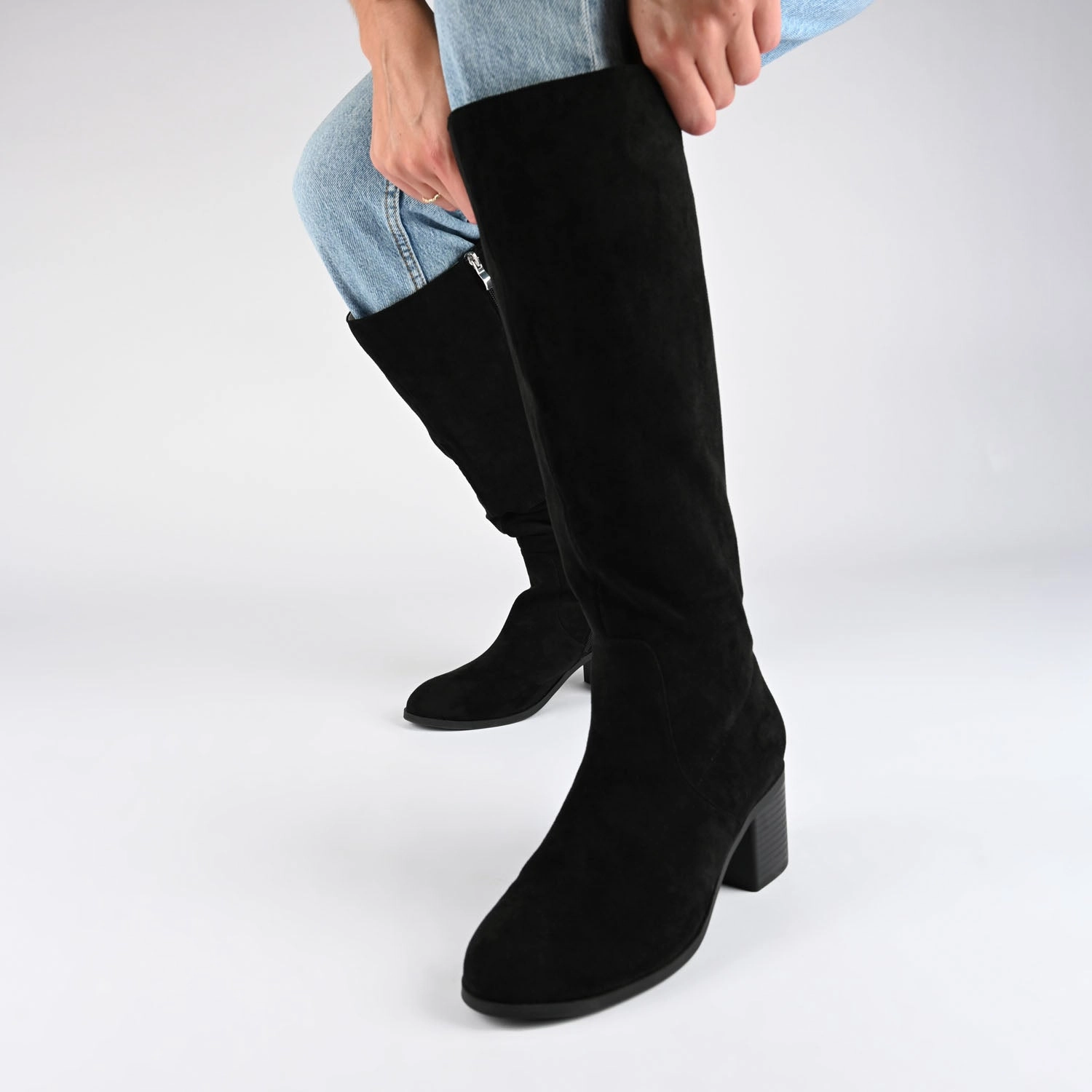 ROMILLY KNEE HIGH BOOTS IN VEGAN LEATHER