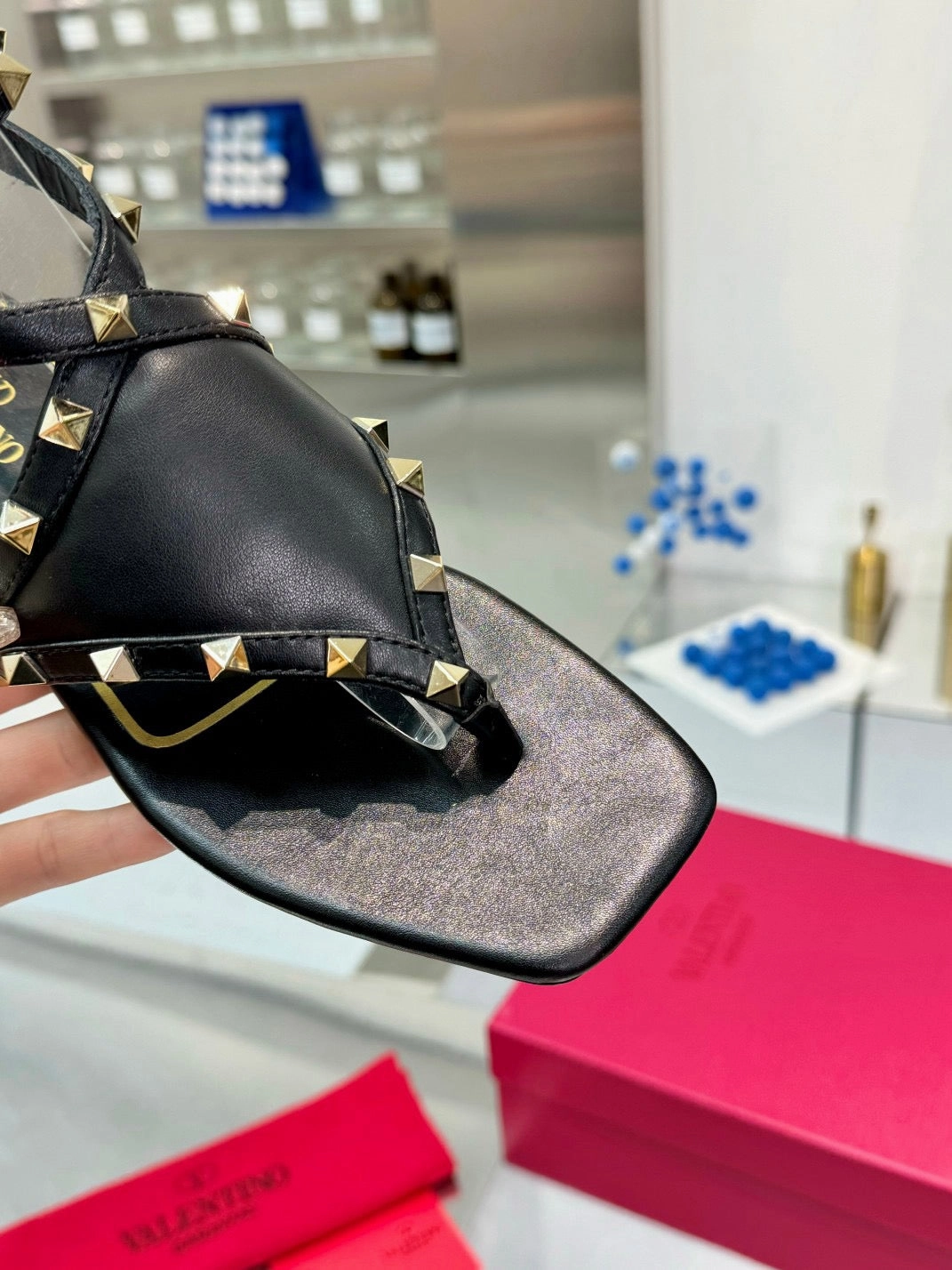 Sandals Open Toe SE1463 V Rockstud Calfskin Flat FLIP-FLOP Sandal / Size5-10