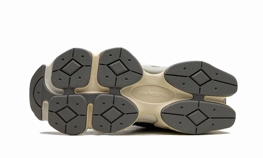 New Balance 580 Grey New Balance 9060 Black Sea Salt