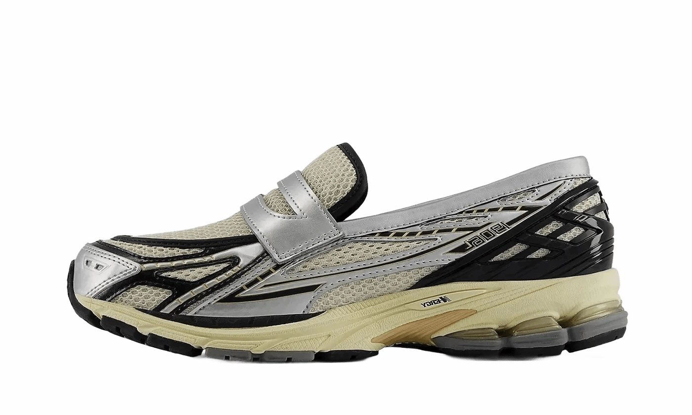 New Balance 1906L Silver Metallic Cream Women's New Balance Size 5