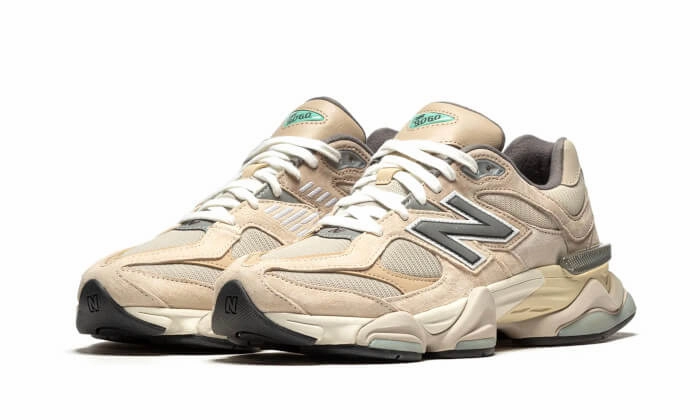 New Balance 9060 Sea Salt New Balance 933 Reynolds