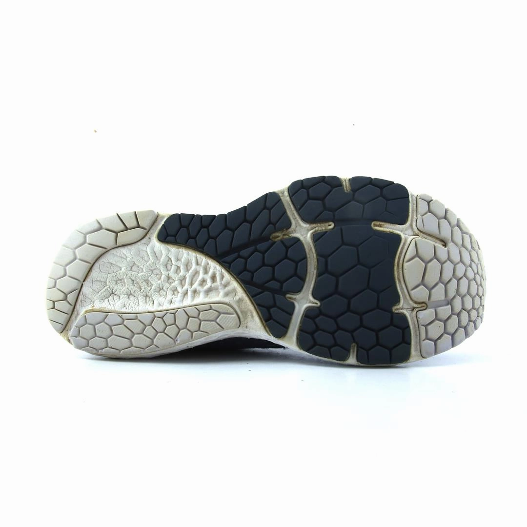 White And Pink New Balances NEW BALANCE FRESH FOAM X 880V11