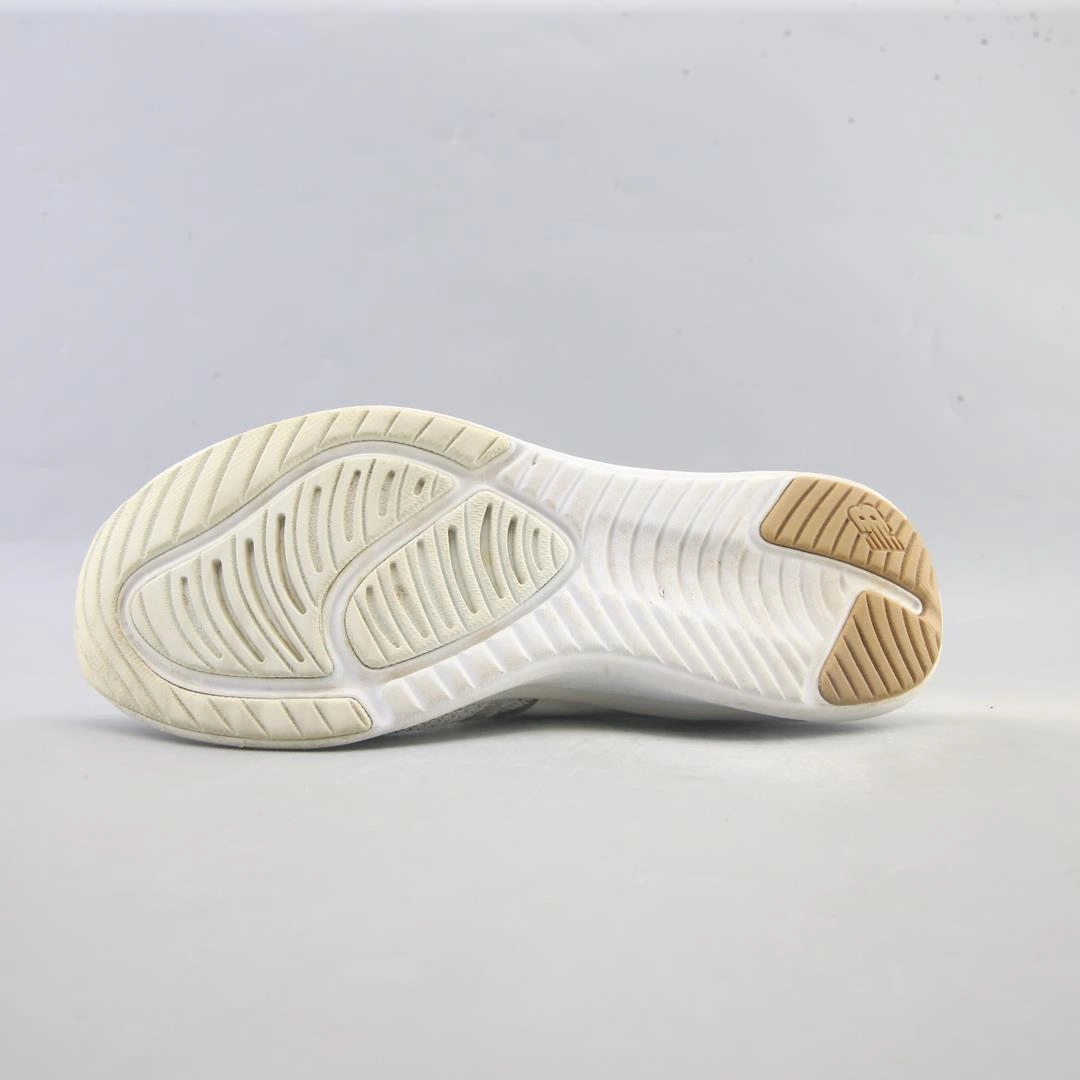 NEW BALANCE NERGIZE SPORT V1 New Balance 550 Black Gum