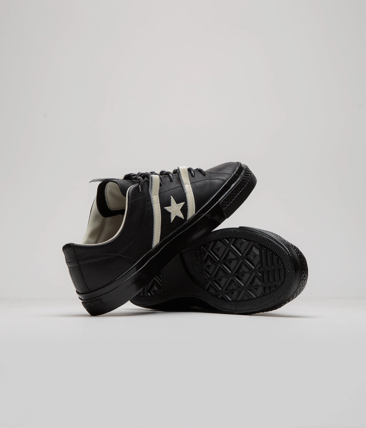 Top Rated Trail Hiking Shoes Converse Bobby De Keyzer One Star Academy Pro Ox Shoes - Black / Egret