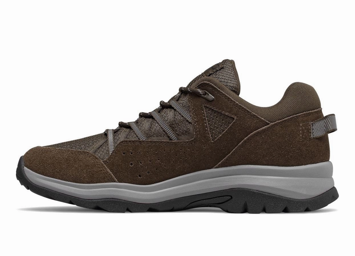 Mens Wide Fit New Balance MW669LC2 Brown Hiking Sneakers Hiking Shoes Versus Walking Shoes