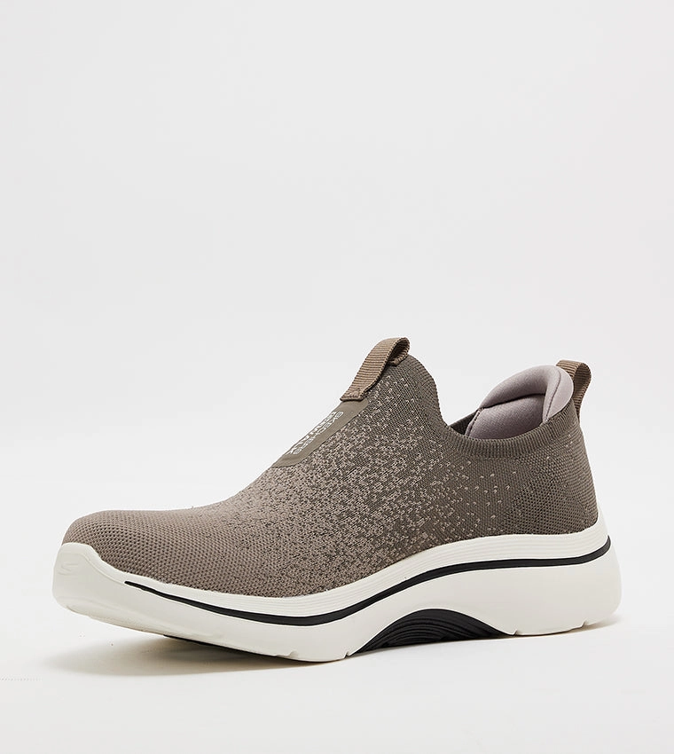 Uncomfortable GOWALK ARCH FIT 2.0 - LINEAR AXIS 2.0 - BROWN