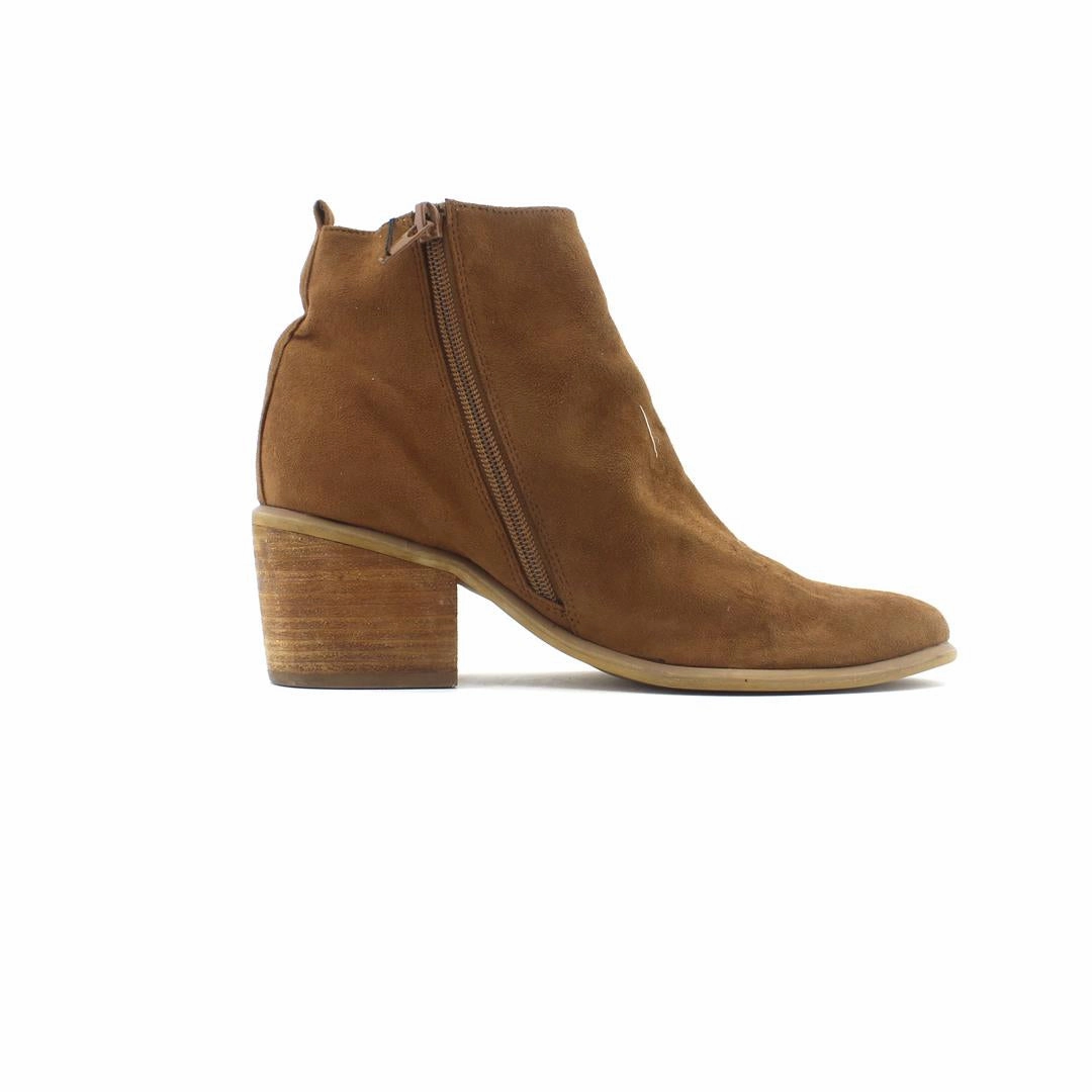 Shoes One One Bondi 6 ABOUND .