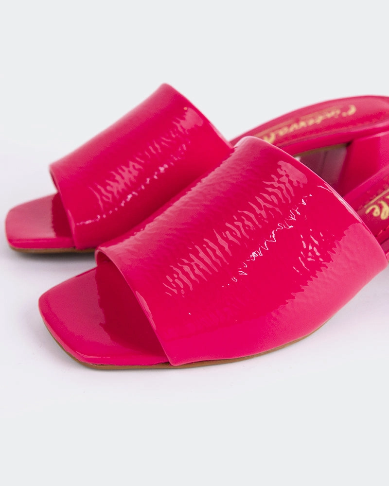 Traditional Japanese Sandals Fortunata Fuchsia Naplack
