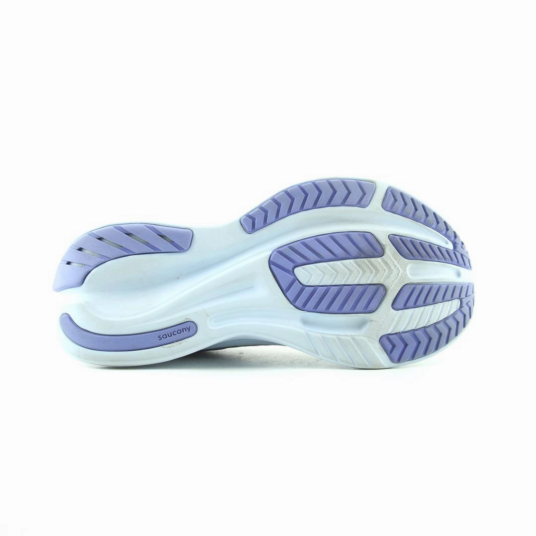 Road Running Shoes Vs Trail Running Shoes SAUCONY GUIDE 16