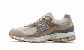 New Balance 2002R Driftwood Sandstone New Balance Green And Red