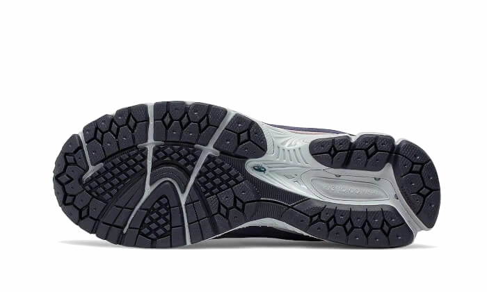 New Balance 9060 Snakeskin New Balance 2002R Night Tide