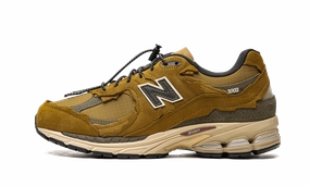 New Balance Fuel Cell Rebel V3 New Balance 2002R Protection Pack High Desert