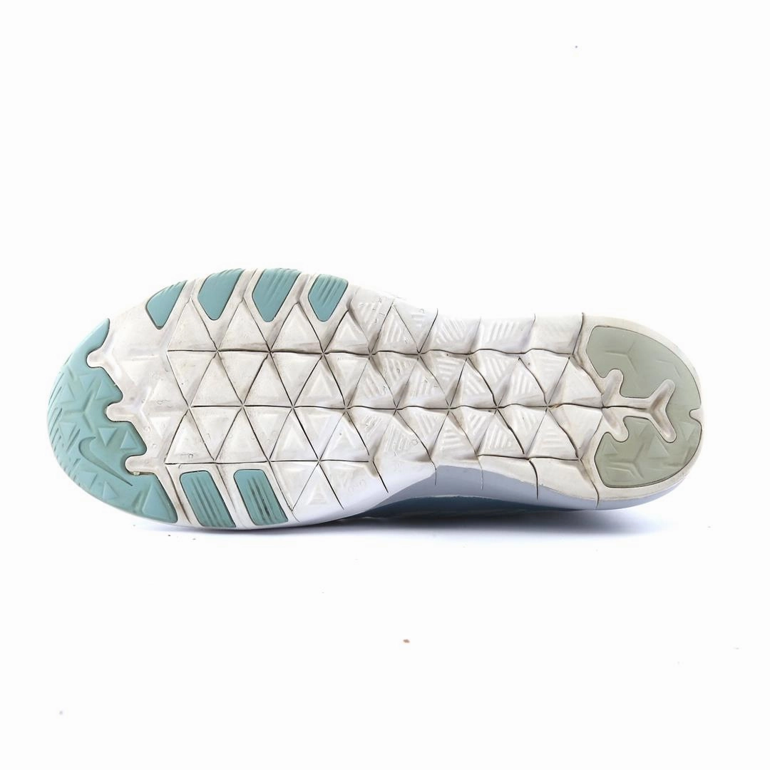 Trainers Vs Running Shoes NIKE  FREE TR 6