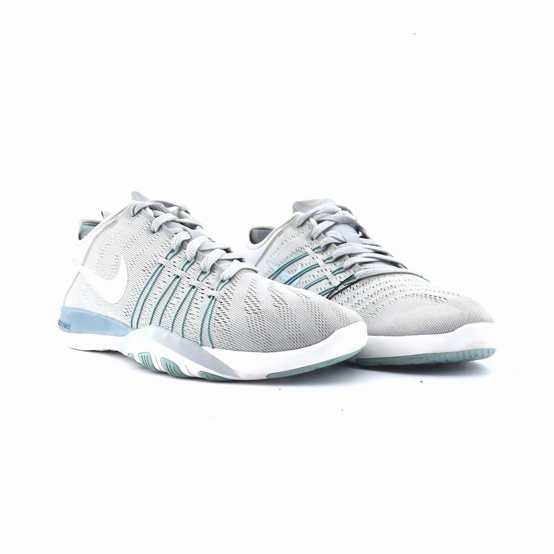 History Of Running Shoes NIKE  FREE TR 6