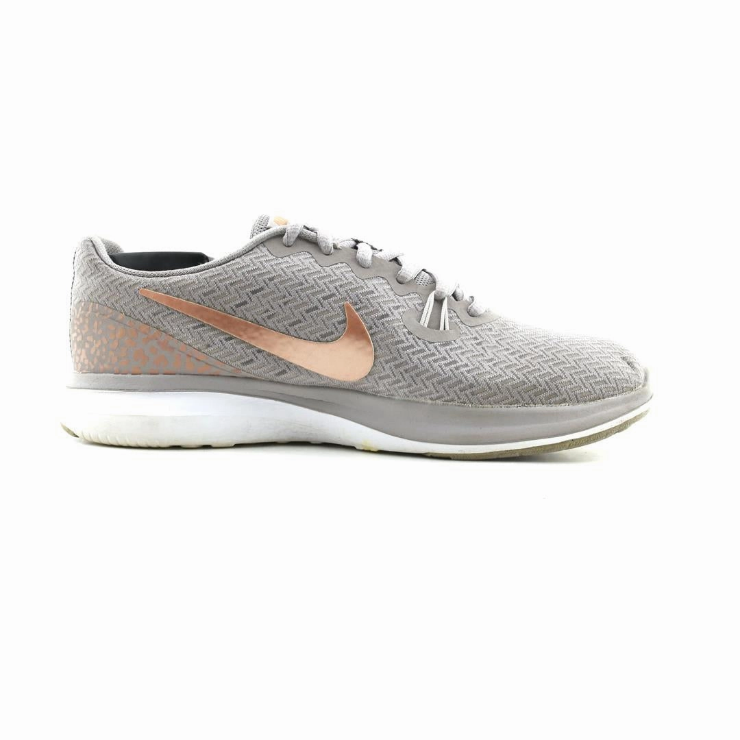 NIKE IN-SEASON TR 7 Revolution 7 Running Shoe