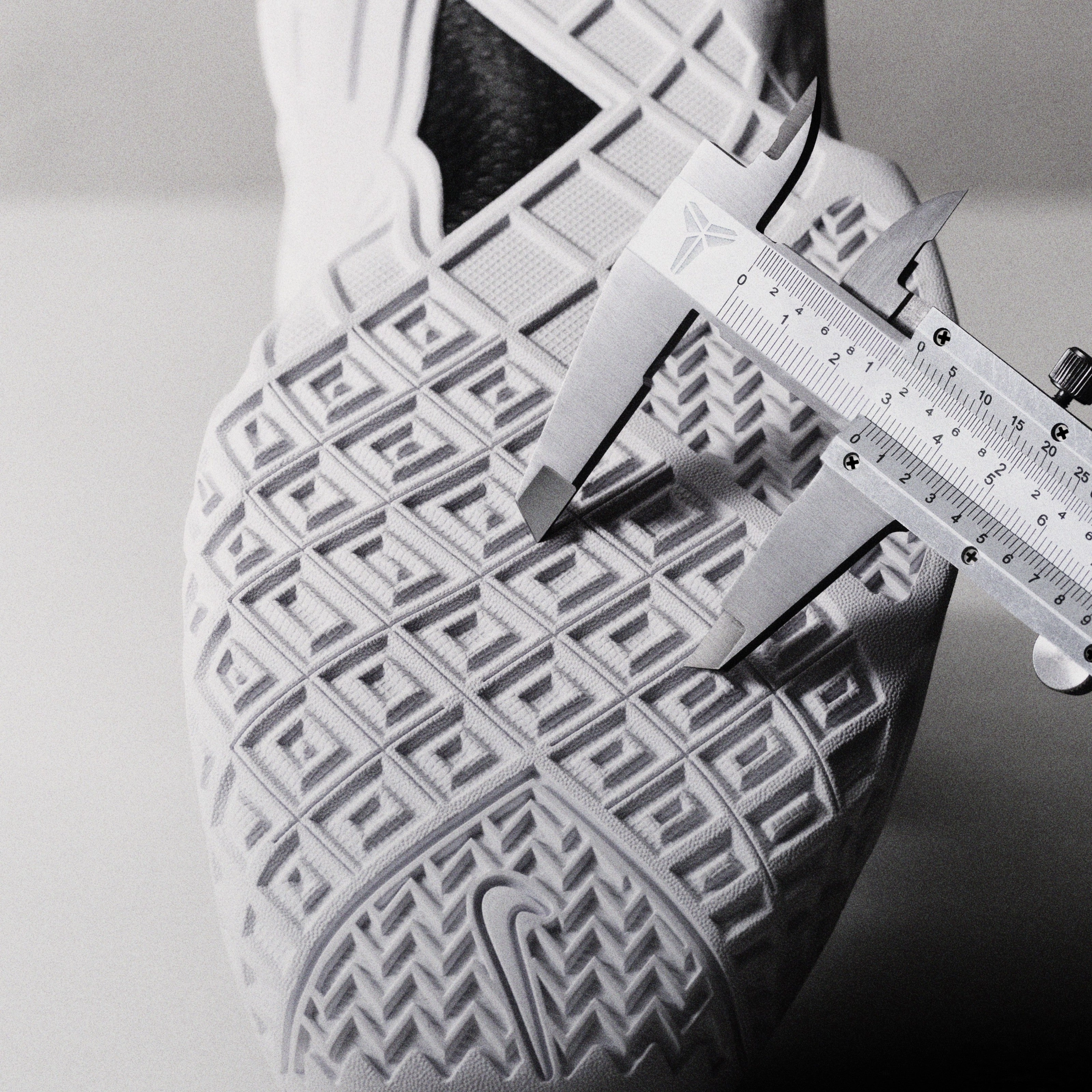 NIKE KOBE 3 PROTRO HALO Nike Tech Hera Shoes