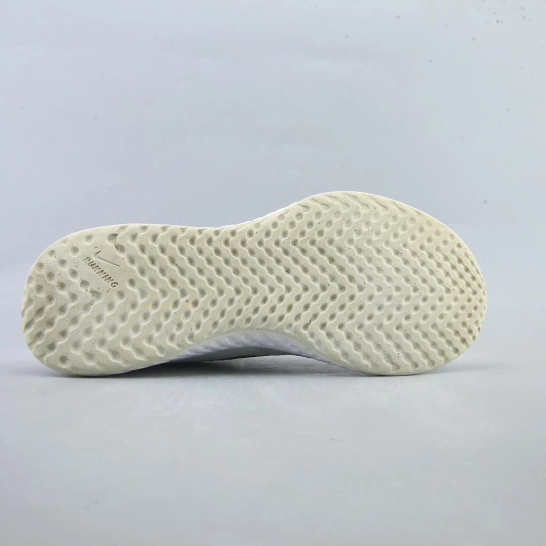 NIKE REVOLUTION 5 Lebron Nike Shoe