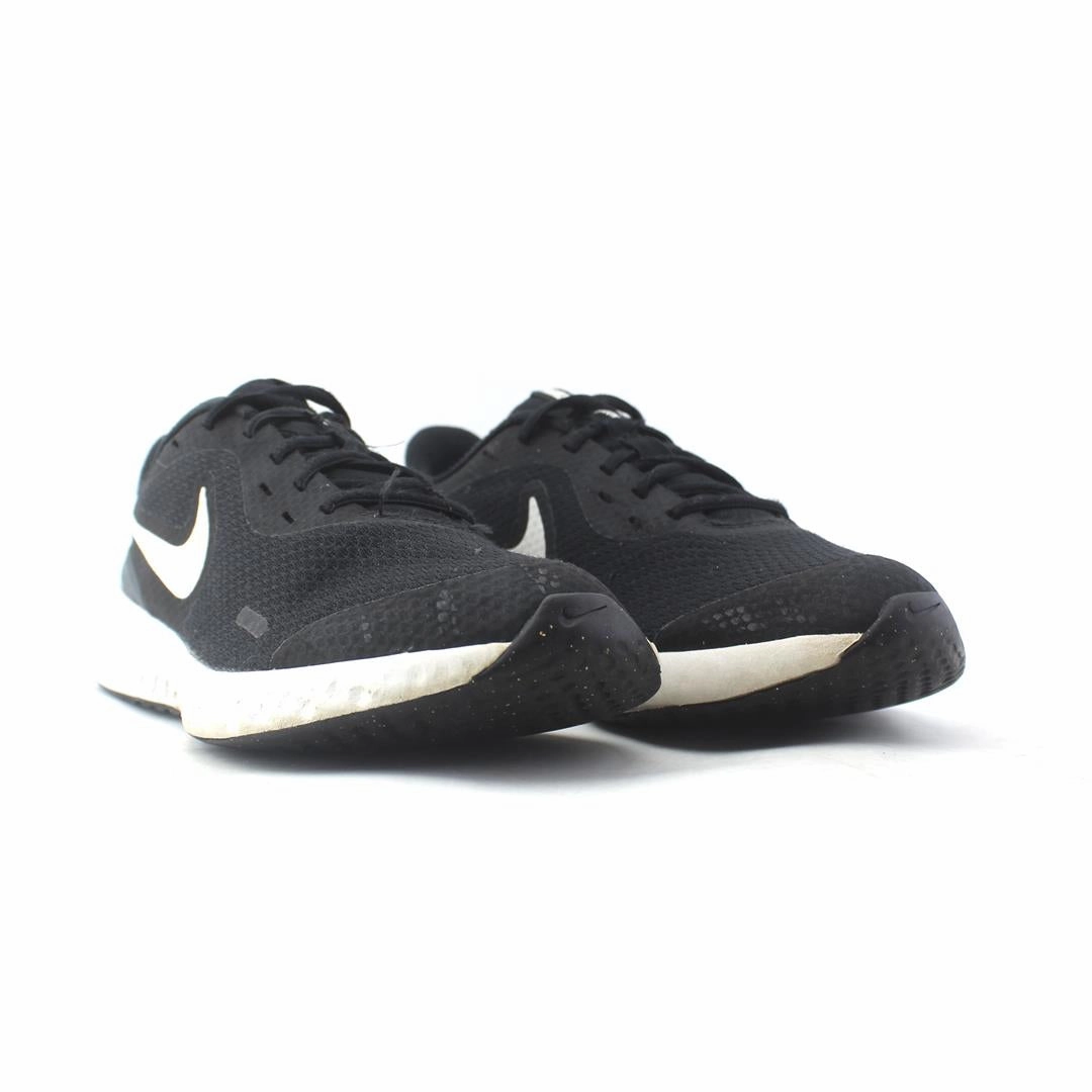 Black Nike Shoes NIKE REVOLUTION 5