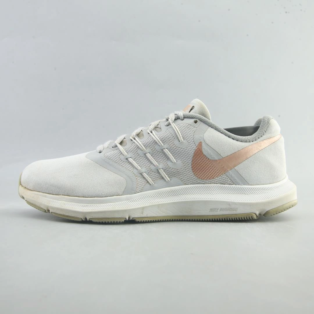 Nike Shoes With Gold NIKE  RUN SWIFT
