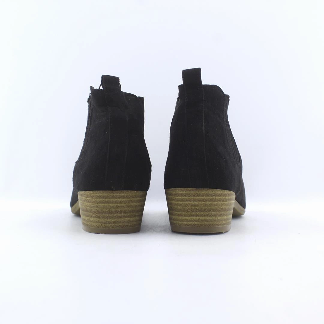 A NEWDAY . Types Of Shoes