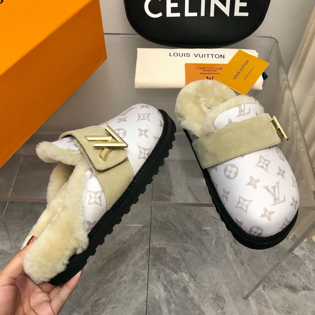 Dress To Impress Codes Slippers SE1524 LV Cosy Flat Comfort Clog / Size5-10