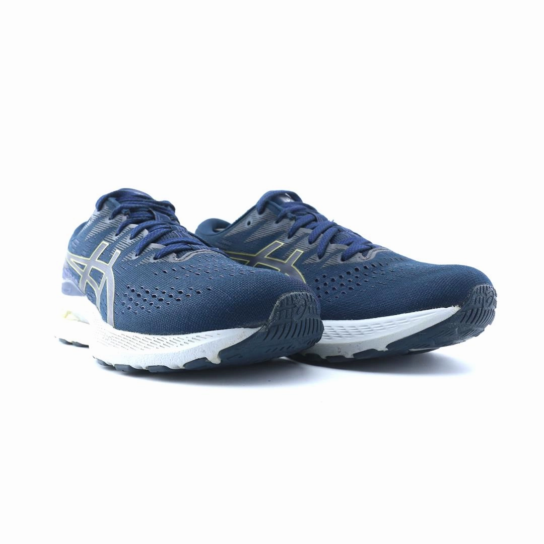ASICS GEL-KAYANO 28 Clean Asics Running Shoes