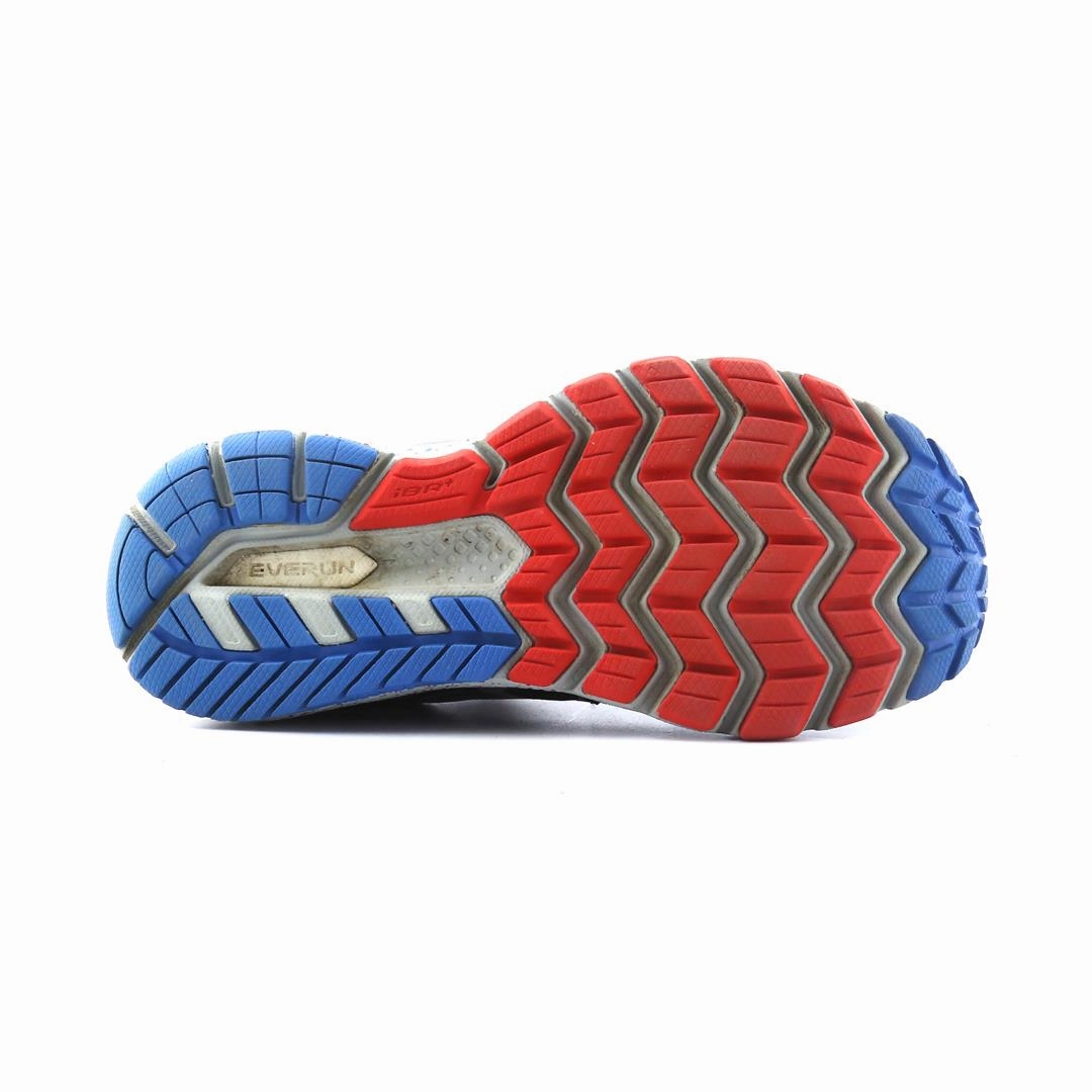 Running Shoe Comparison SAUCONY TRIUMPH ISO 3