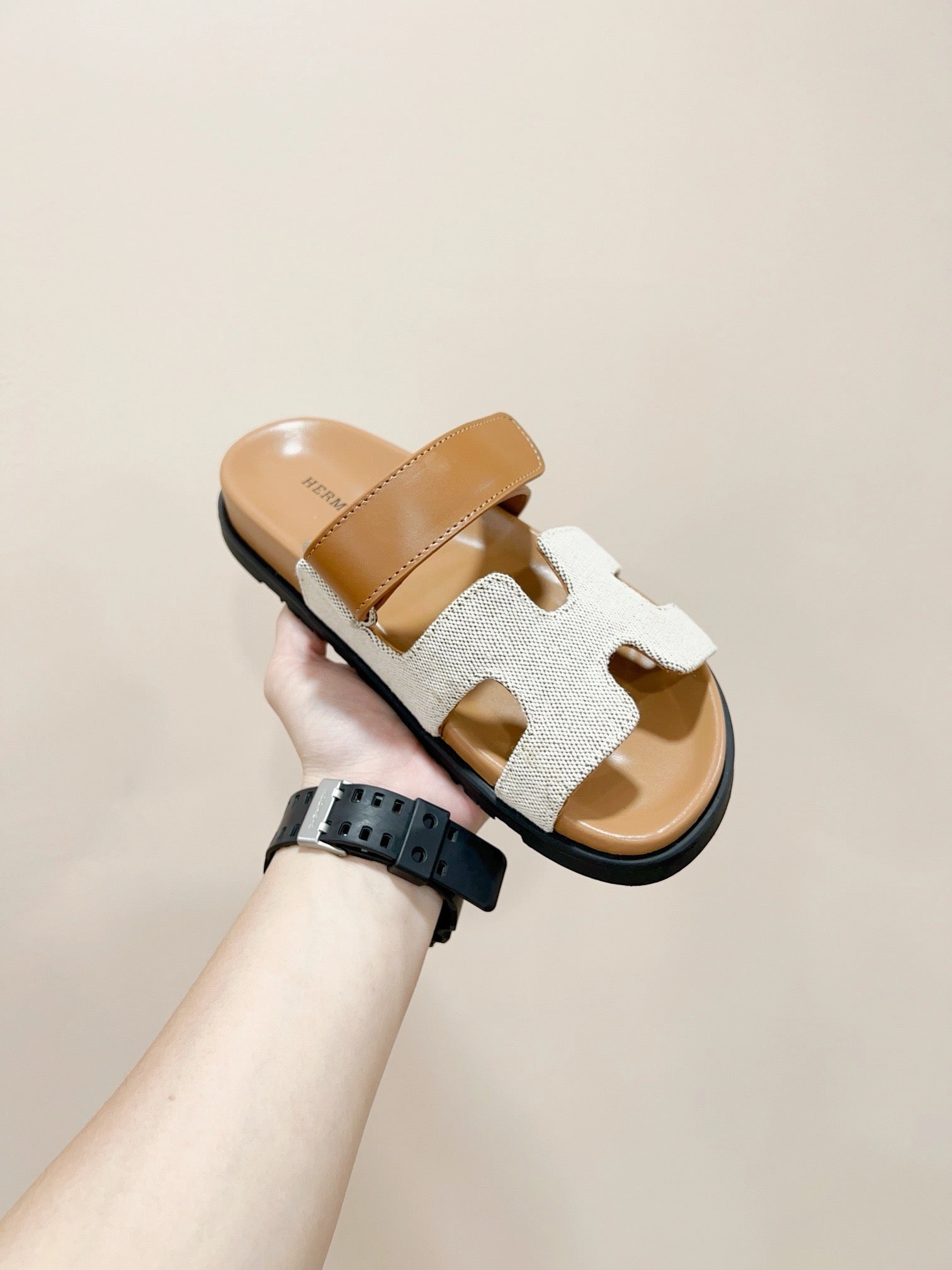 SE1353 H Chypre Sandal / Size4-11 Sandals With Small Heel