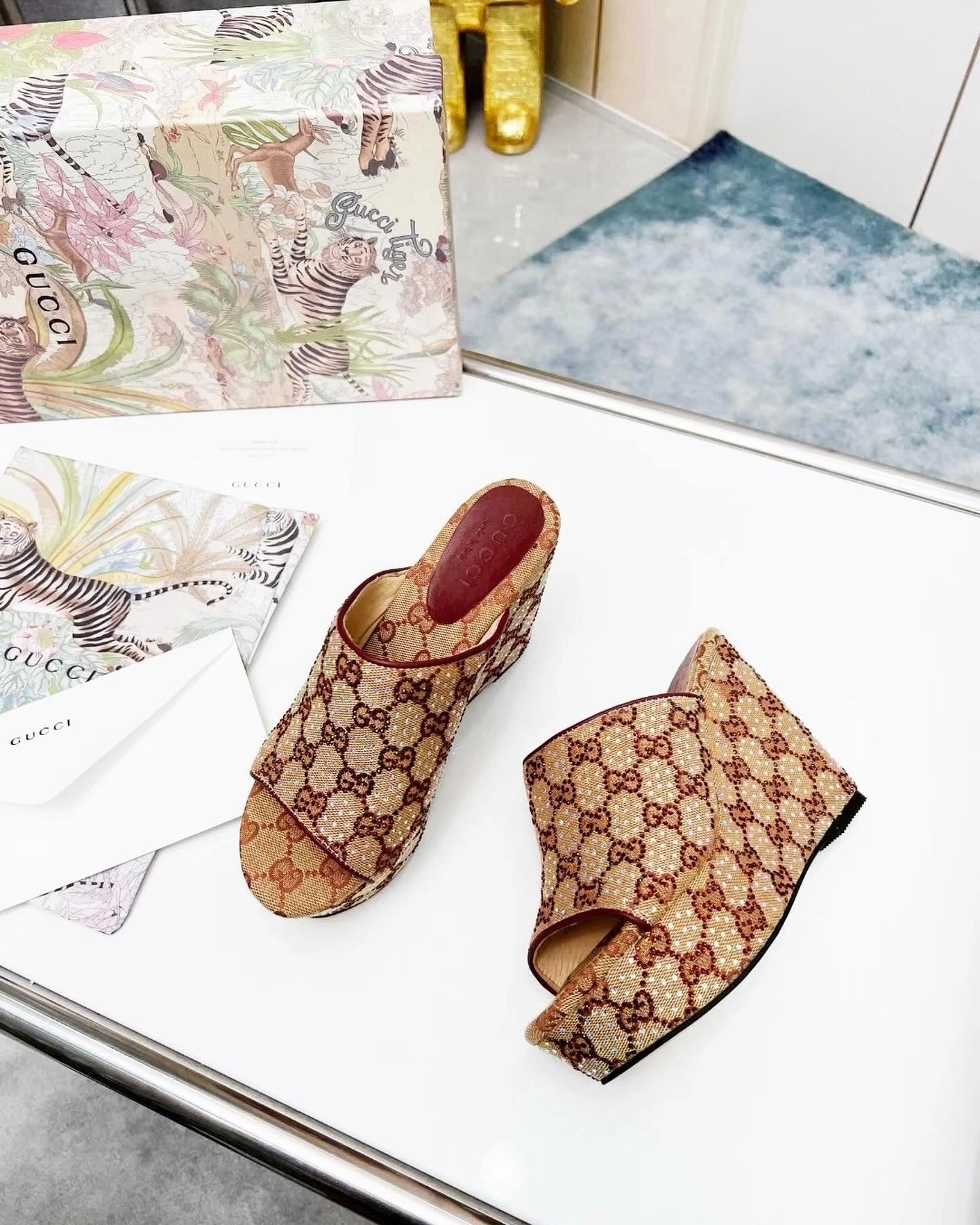 Sandals From The 70s SE1359 Women's GG Slide Sandals / Size5-10