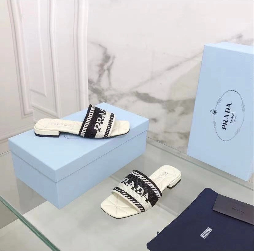 SE854 PD Slippers Size5-10 Chicago Cubs Slippers