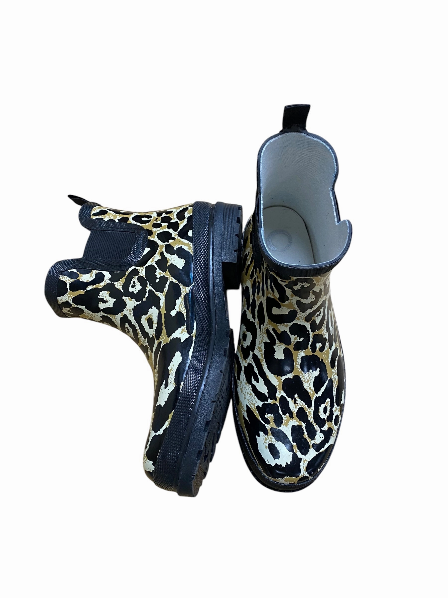 Boots Rain By Clothes Mentor In Animal Print, Size: 8 Hunter Rain Boots With Shorts