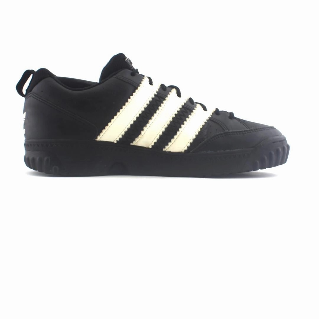 ADIDAS . Anthropologie