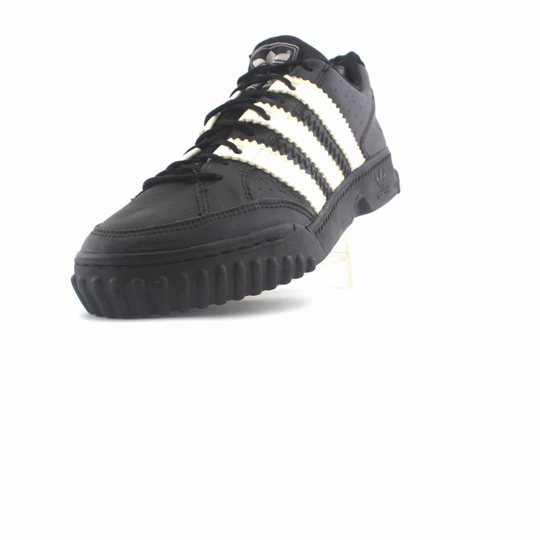 Shoes Suede ADIDAS .