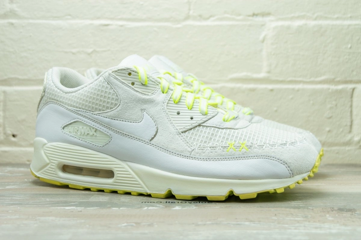 Best Nike Running Shoes 2025 Review Nike Air Max 90 KAWS White 346115 111